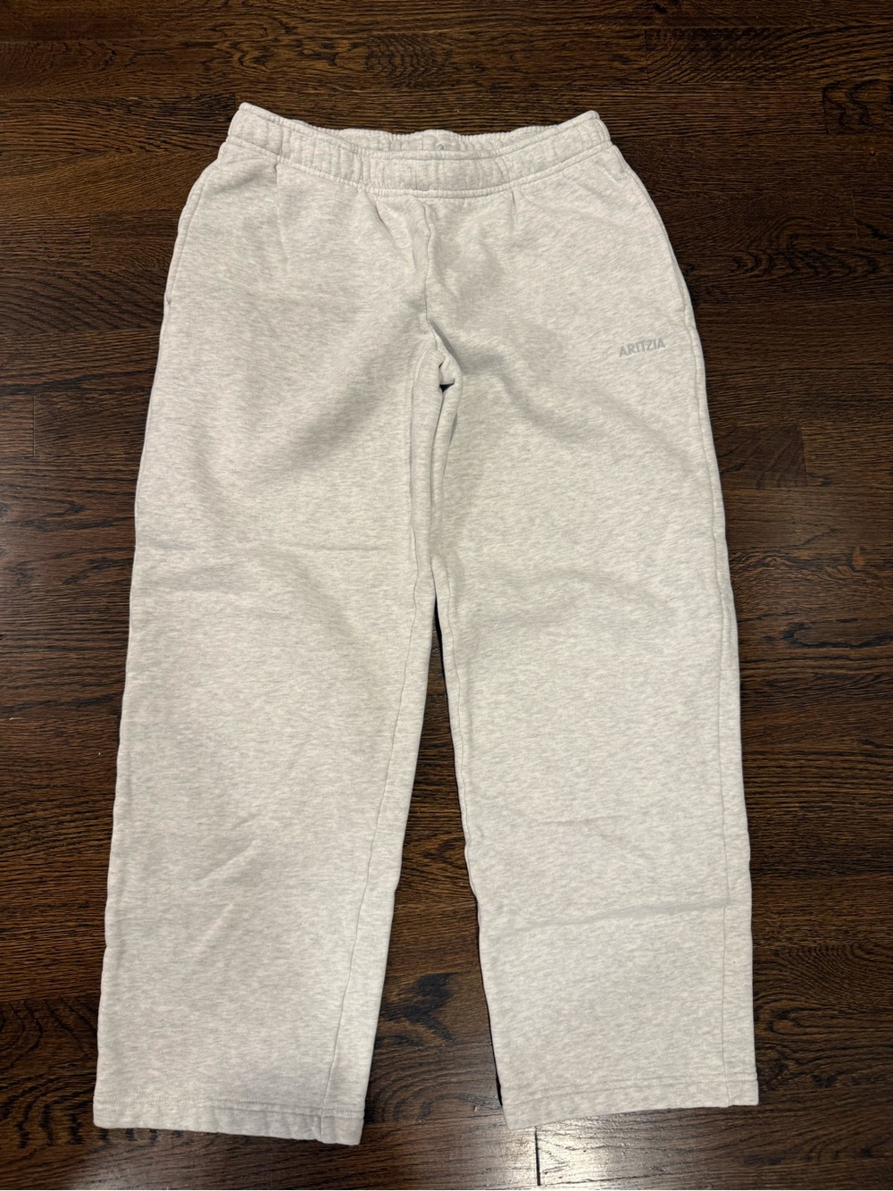 Aritzia SweatFleece Mega Straight Sweatpants — Size Small Color — Heather Chrome